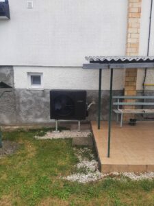 Osadená 12kW vonkajšia jednotka Hyundai Supreme HPSO